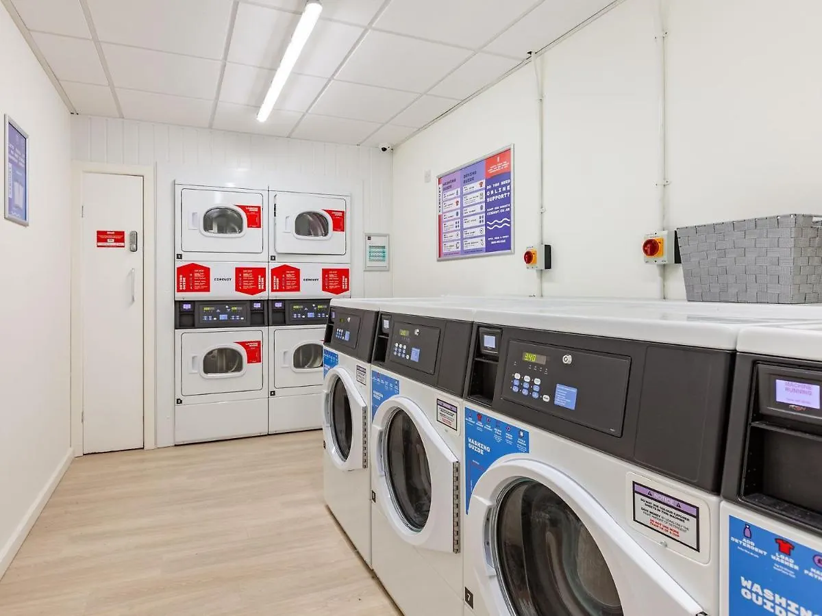 Appartement Bright Modern Studios And Private Bedrooms With Shared Kitchen At Straits Meadow Near Edinburgh City Centre