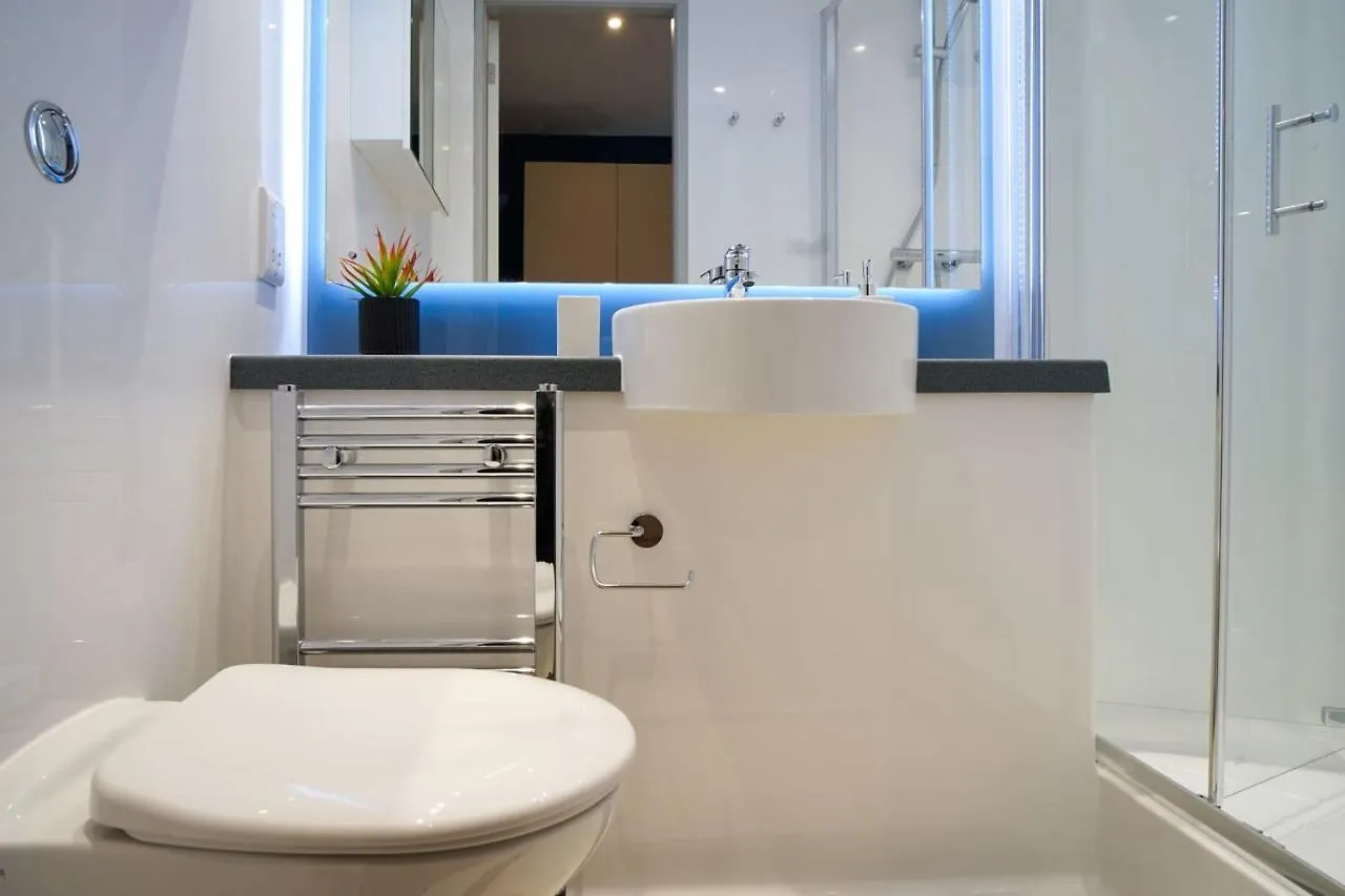 Bright Modern Studios And Private Bedrooms With Shared Kitchen At Straits Meadow Near Edinburgh City Centre Appartement
