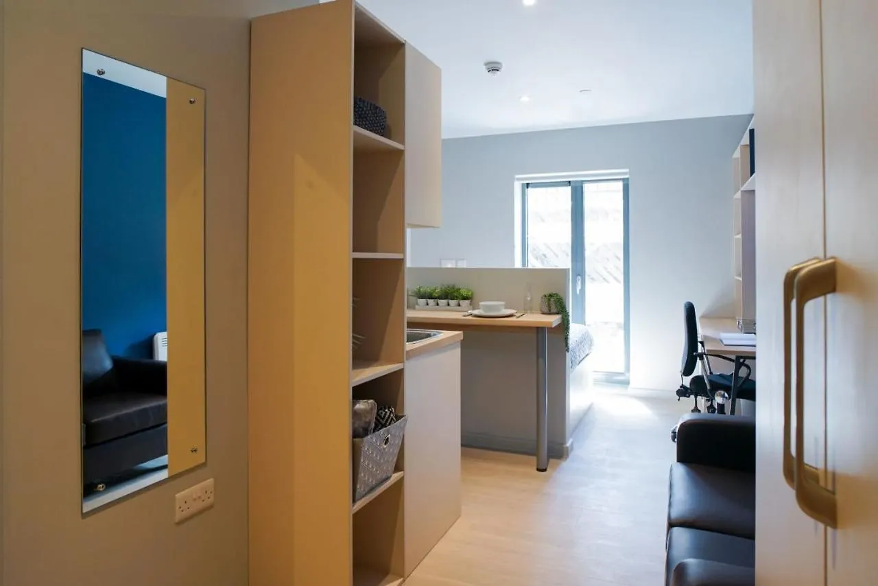 Bright Modern Studios And Private Bedrooms With Shared Kitchen At Straits Meadow Near Edinburgh City Centre Appartement
